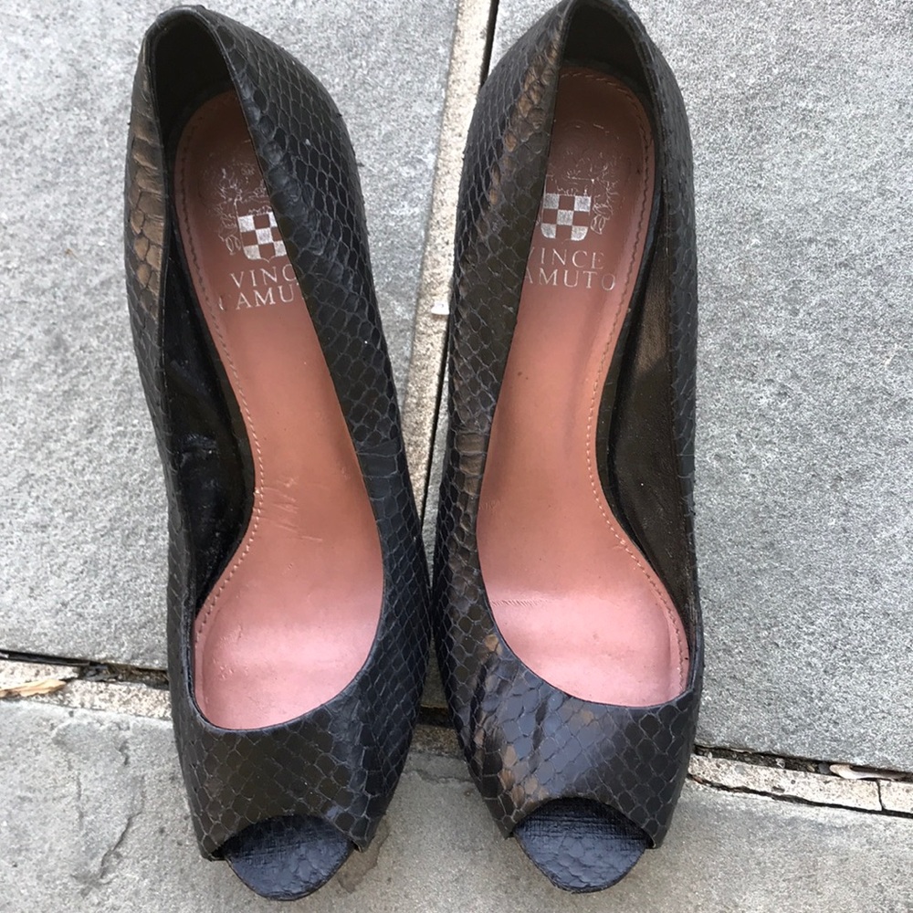 Vince Cumuto snake print heels 👠